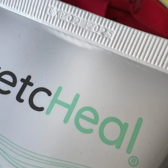 NWT StretcHeal Set Anti Stretch Marks & Scars Cream - Picture 2 of 16